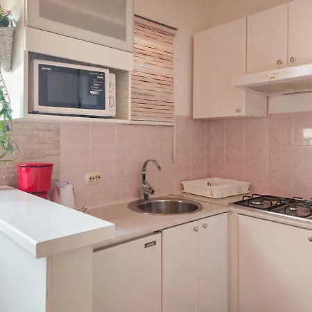 Danica-2 By Interhome Apartamento Peroj